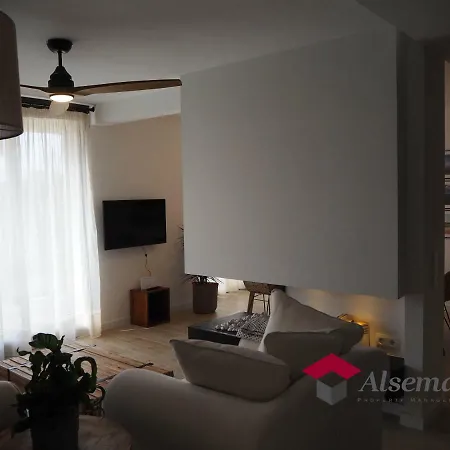 Apartment Urcatusa *